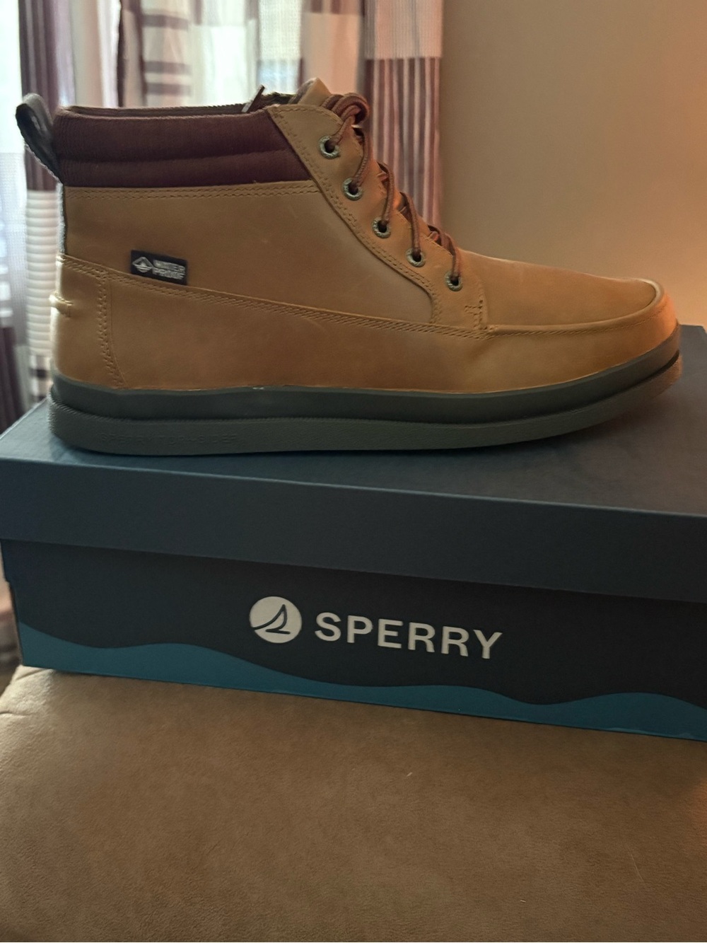 NWT men's 11.5 Sperry Men’s Tan and Brown waterproof Boot